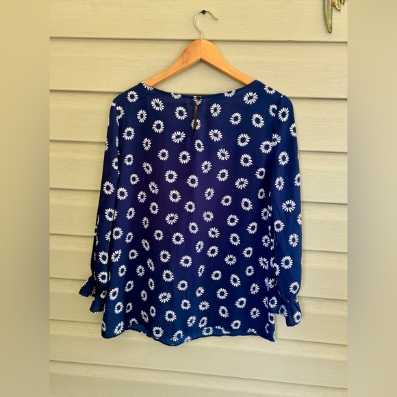TALBOTS navy blue daisy print top ruffle cuff blouse EUC sz M floral cute - Picture 10 of 14